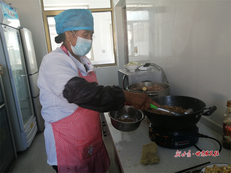 1728633715766078.jpg 1727426463191015536.jpg