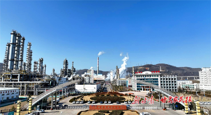 華亭市60萬噸煤制甲醇公司全貌.jpg