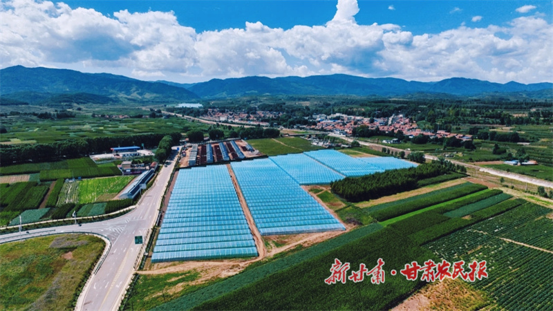 1華亭市山寨鄉(xiāng)設(shè)施蔬菜基地.jpg