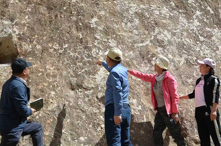 （QEY法治邊疆行配圖）用法治力量守護千(43447743)-20250908090534