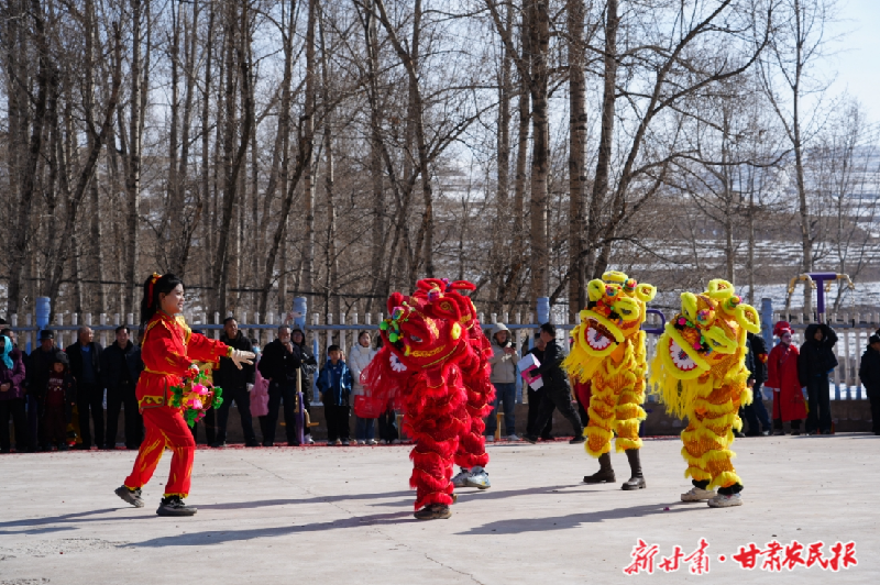 【圖片新聞】天?？h賽什斯鎮(zhèn)：社火鬧新春 年味十足喜氣濃