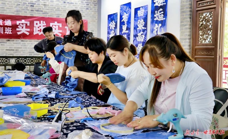 培訓(xùn)班里學(xué)習(xí)