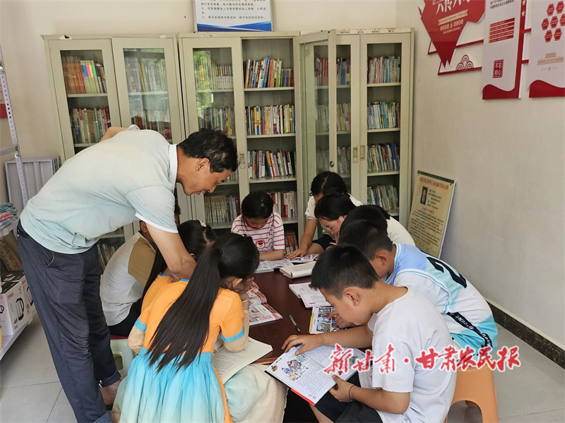 武都區(qū)：農(nóng)家書屋煥活力 暑期讀書潤童心