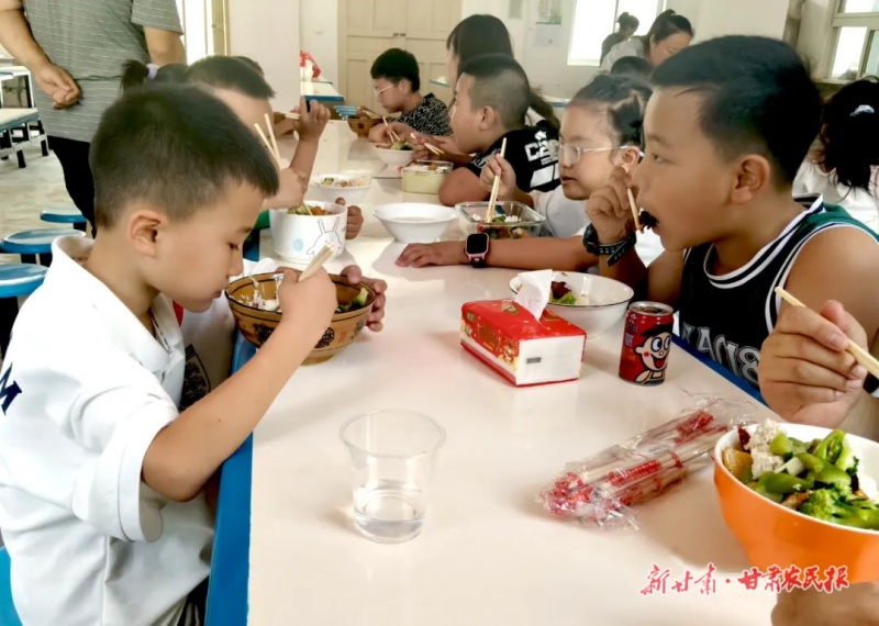 文縣：愛(ài)心托管班巧解職工暑假“帶娃難”