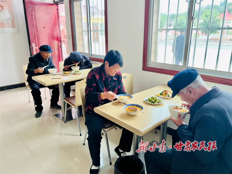 華亭：溫情港灣綻放，守護(hù)幸福晚年